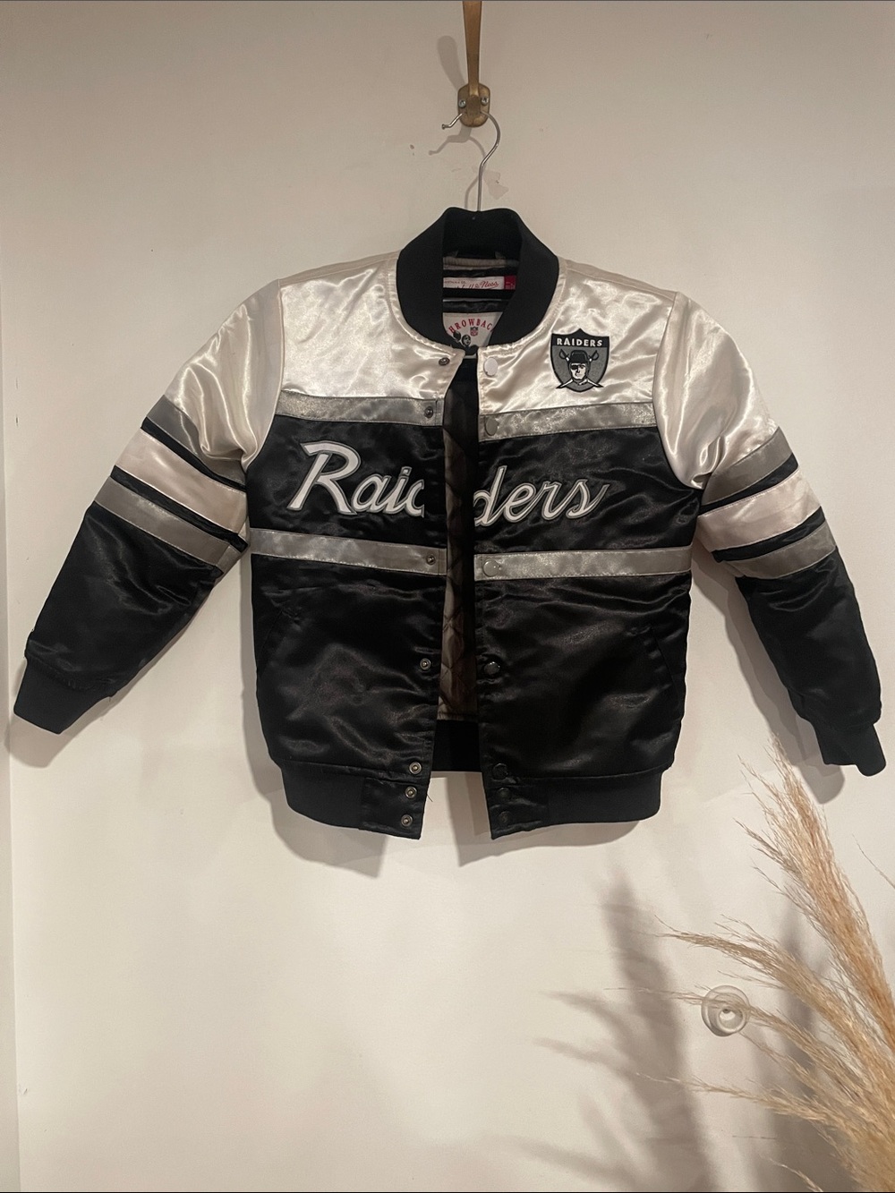 MITCHELL & NESS LAS VEGAS RAIDERS KIDS SZ 7 NFL JACKET B139